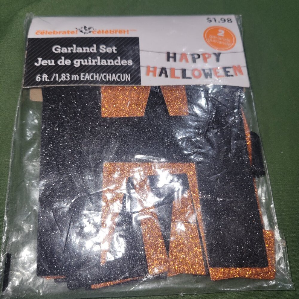 Halloween Garland 🎃 2/$5 Celebrate It Holiday Black and Orange Decorations